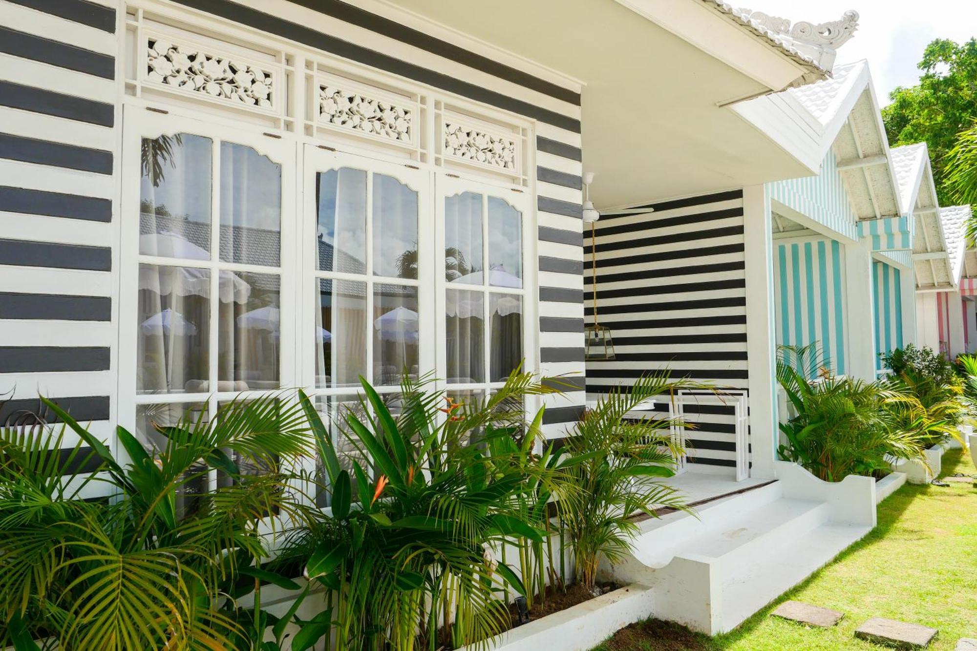 Ria Uluwatu, Tropical Chic Hotel Εξωτερικό φωτογραφία