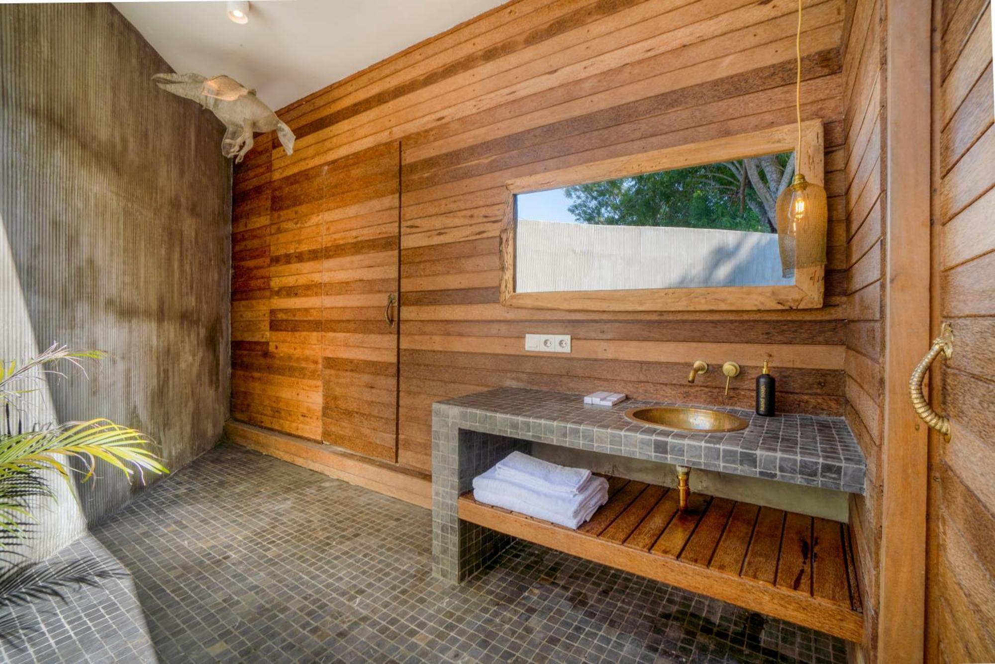 Ria Uluwatu, Tropical Chic Hotel Εξωτερικό φωτογραφία