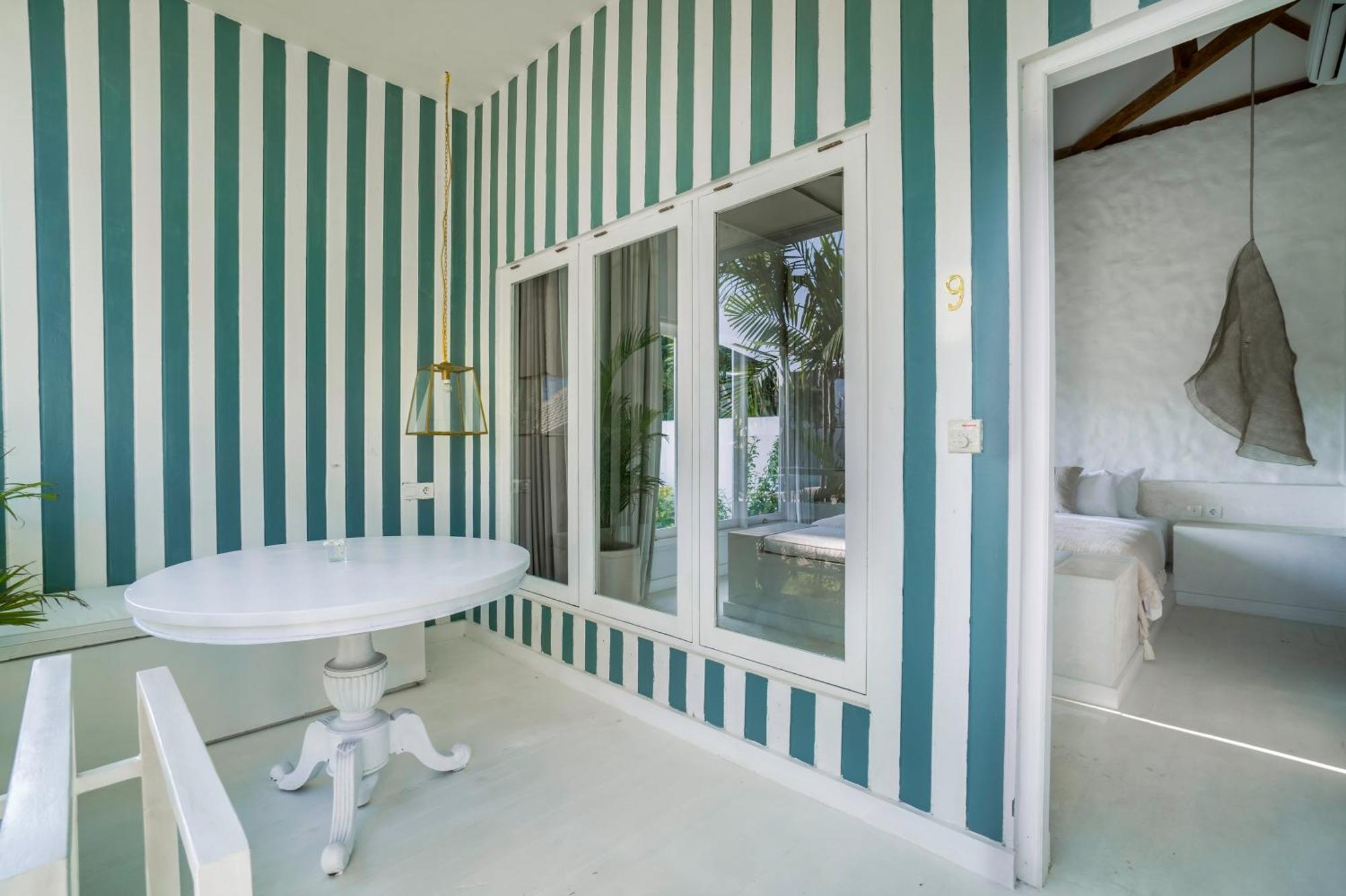 Ria Uluwatu, Tropical Chic Hotel Εξωτερικό φωτογραφία